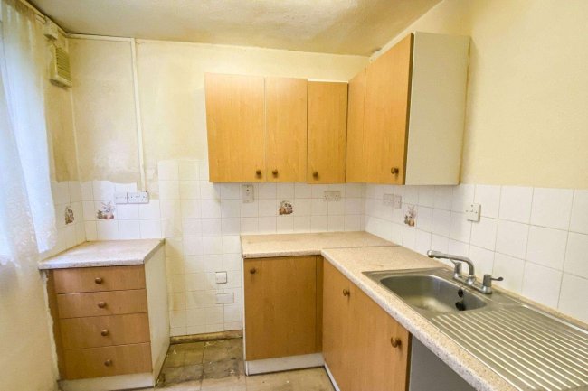 101 Waiblingen Way, Devizes, Wiltshire SN10 2BW 2