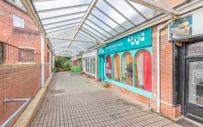The Spa Centre, Llandrindod Wells, Wales LD1 5BB 8
