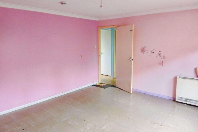 1 Kembles Close, Malmesbury, Wiltshire, SN16 9NU 2