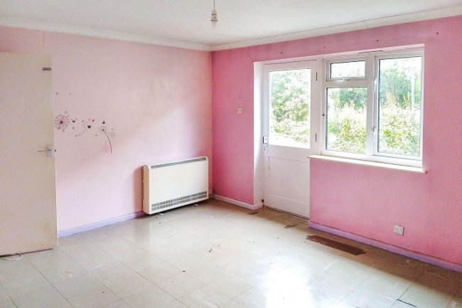 1 Kembles Close, Malmesbury, Wiltshire, SN16 9NU 2