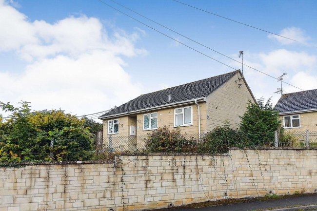 1 Kembles Close, Malmesbury, Wiltshire, SN16 9NU 2