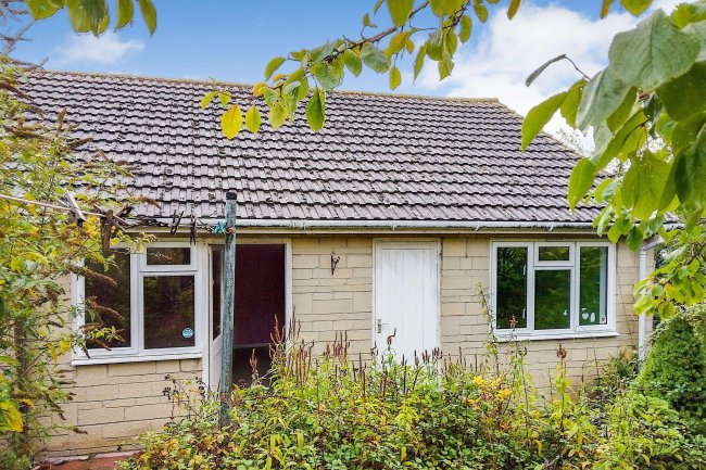 1 Kembles Close, Malmesbury, Wiltshire, SN16 9NU 2