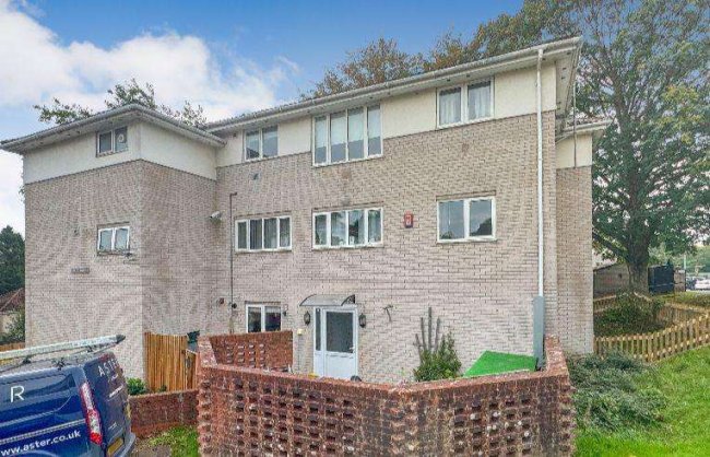 Flat 8, Swan House, Hillmead, Shepton Mallet BA4 5EZ 2