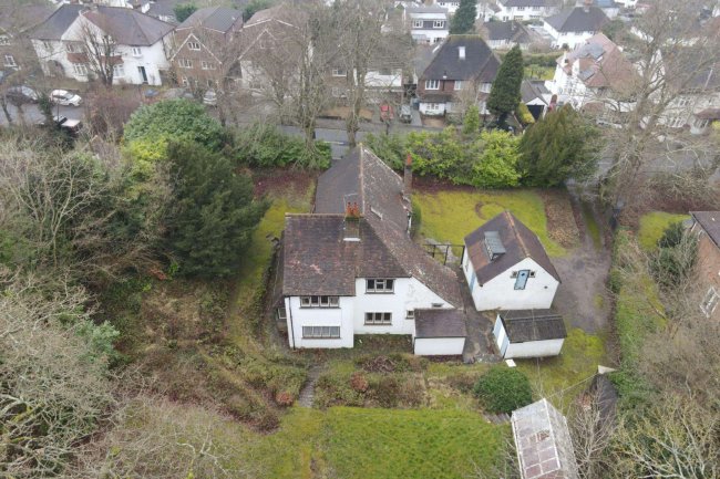 19 Higher Drive, Purley, CR8 2HQ 5