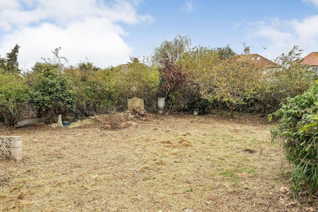 37 Stuart Road, Southend-on-sea, Essex, SS2 5JS 6