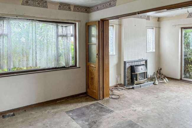 37 Stuart Road, Southend-on-sea, Essex, SS2 5JS 6