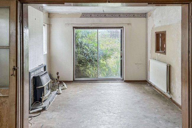 37 Stuart Road, Southend-on-sea, Essex, SS2 5JS 6