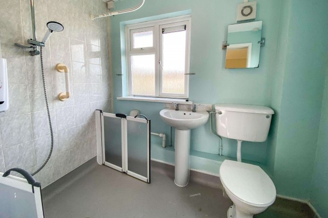 20 Manor Road, Chippenham, Wiltshire, SN14 0LH 10