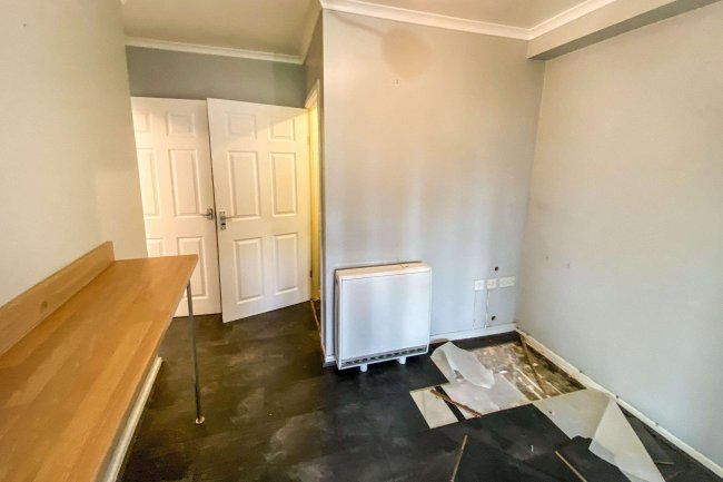 20 Manor Road, Chippenham, Wiltshire, SN14 0LH 10