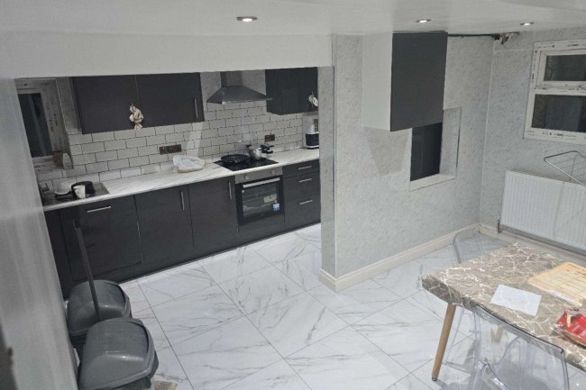 2 Duke Street, Keighley, BD20 6AB 10