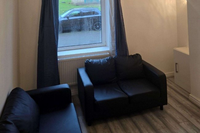 2 Duke Street, Keighley, BD20 6AB 10