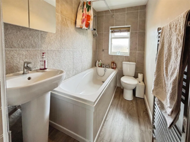 87 Victoria Road, Keighley, BD21 1JF 2