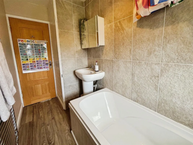 87 Victoria Road, Keighley, BD21 1JF 2