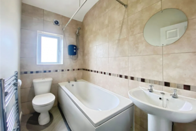 12 Drewry Road, Keighley, BD21 2PU 1