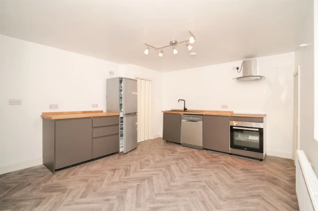 12 Drewry Road, Keighley, BD21 2PU 1