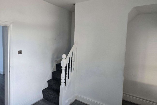 9 King Street, Middlesborough, TS6 6JX 8