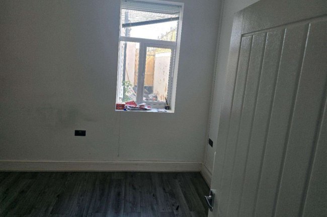 9 King Street, Middlesborough, TS6 6JX 8