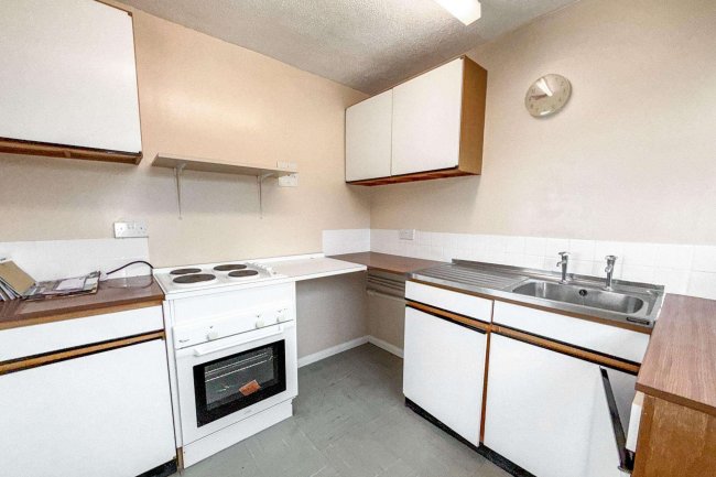 17 Bishops Wilfrid, Teignmouth, Devon TQ14 9BN 21