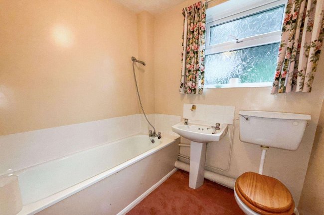 17 Bishops Wilfrid, Teignmouth, Devon TQ14 9BN 21