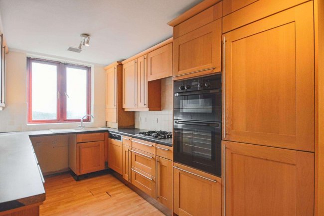 52 Chasewood Park, Harrow on the Hill Harrow HA1 3YR 9