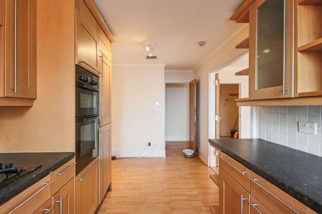 52 Chasewood Park, Harrow on the Hill Harrow HA1 3YR 9