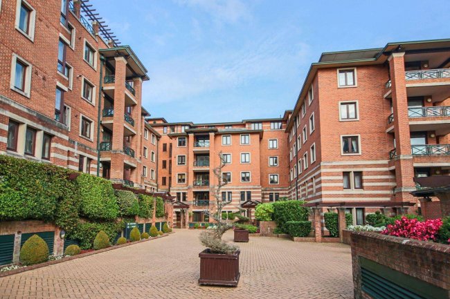 52 Chasewood Park, Harrow on the Hill Harrow HA1 3YR 9