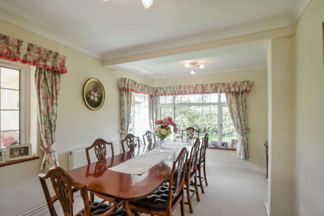 Chellows Gate, Chellows Lane, Crowhurst, Lingfield, Surrey RH7 6LU 7