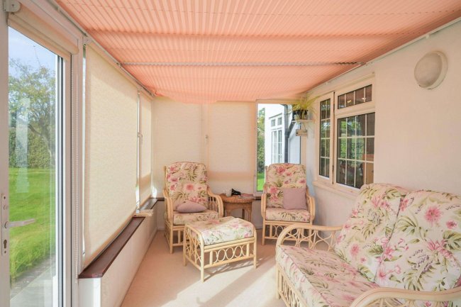 Chellows Gate, Chellows Lane, Crowhurst, Lingfield, Surrey RH7 6LU 7