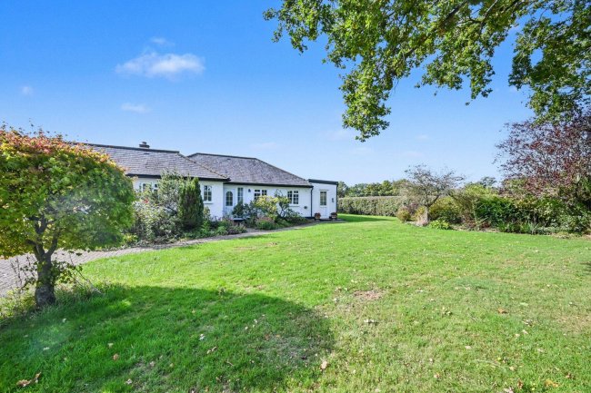 Chellows Gate, Chellows Lane, Crowhurst, Lingfield, Surrey RH7 6LU 7