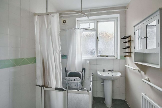 Flats A and B, 49 Romford Road, Stratford, London, E15 4LY 10