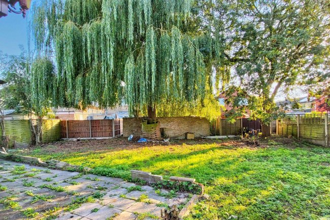 6 Chestnut Grove, Lincoln, Lincolnshire, LN5 9BJ 5