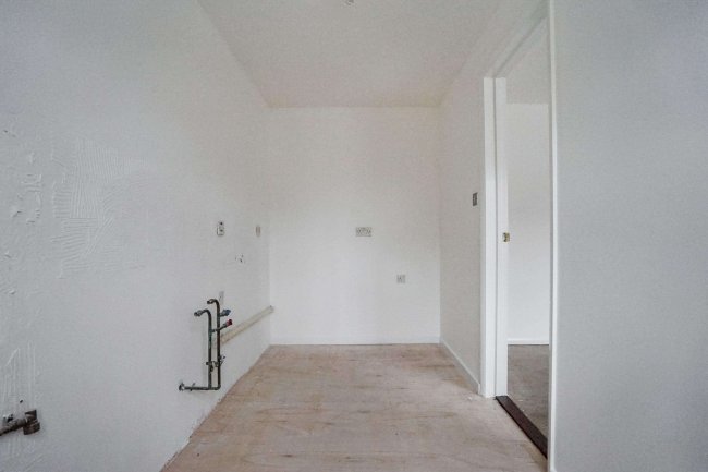 44 Summerhill Way, Mitcham CR4 2NJ 8