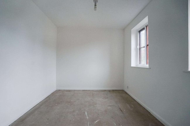 44 Summerhill Way, Mitcham CR4 2NJ 8