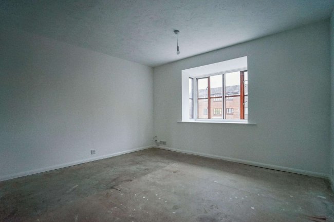 44 Summerhill Way, Mitcham CR4 2NJ 8