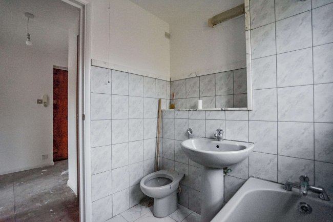 44 Summerhill Way, Mitcham CR4 2NJ 8