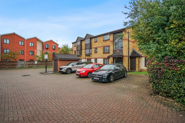 44 Summerhill Way, Mitcham CR4 2NJ 8