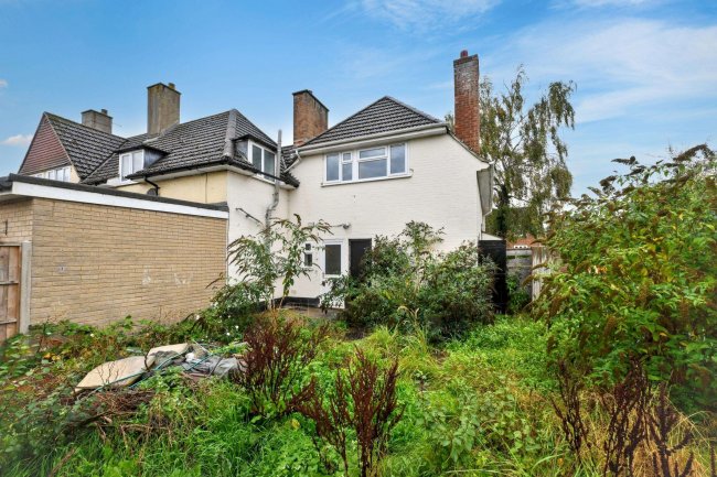 42 Horslow Street, Potton, Sandy Beds SG19 2NX 8