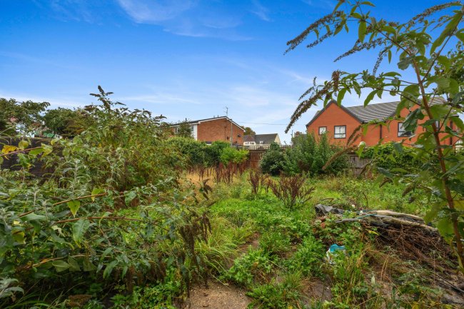 42 Horslow Street, Potton, Sandy Beds SG19 2NX 8