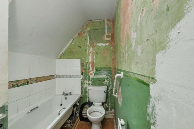 42 Horslow Street, Potton, Sandy Beds SG19 2NX 8