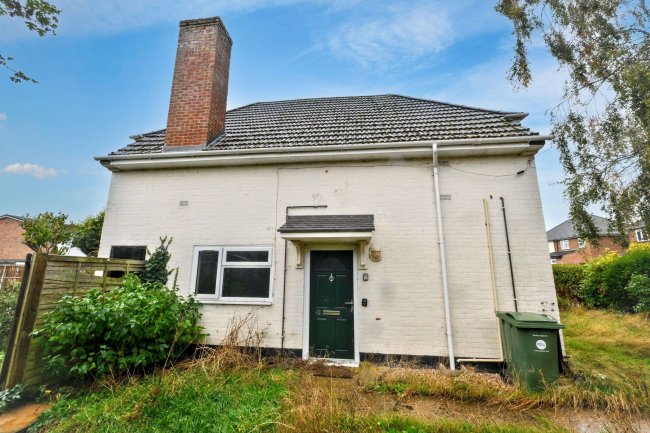 42 Horslow Street, Potton, Sandy Beds SG19 2NX 8