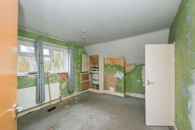 42 Horslow Street, Potton, Sandy Beds SG19 2NX 8