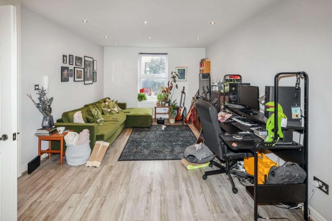 Flat 4, 68 Boston Road, Hanwell, London, W7 2ET 1