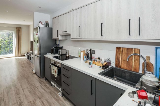 Flat 5, 68 Boston Road, Hanwell, London, W7 2ET 2