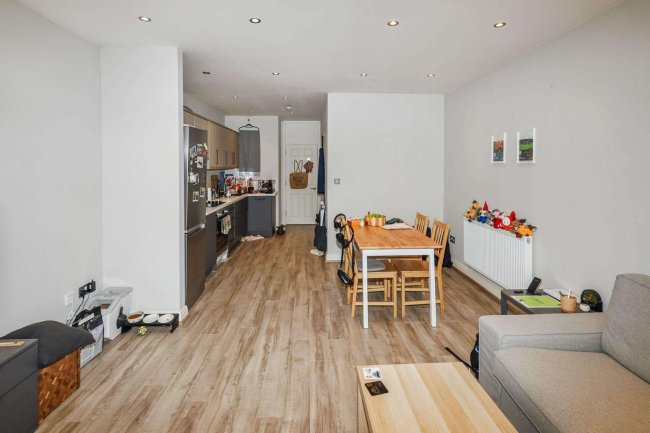 Flat 5, 68 Boston Road, Hanwell, London, W7 2ET 2