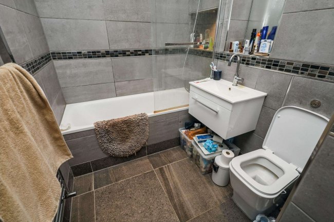 Flat 5, 68 Boston Road, Hanwell, London, W7 2ET 2