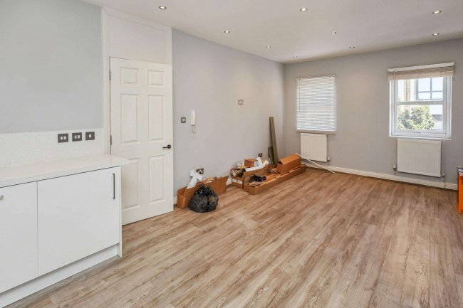 Flat 6, 68 Boston Road, Hanwell, London, W7 2ET 4