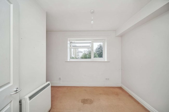 Flat A, 30 Windlesham Gardens, Brighton, East Sussex, BN1 3AJ 6