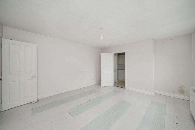 Flat A, 30 Windlesham Gardens, Brighton, East Sussex, BN1 3AJ 6