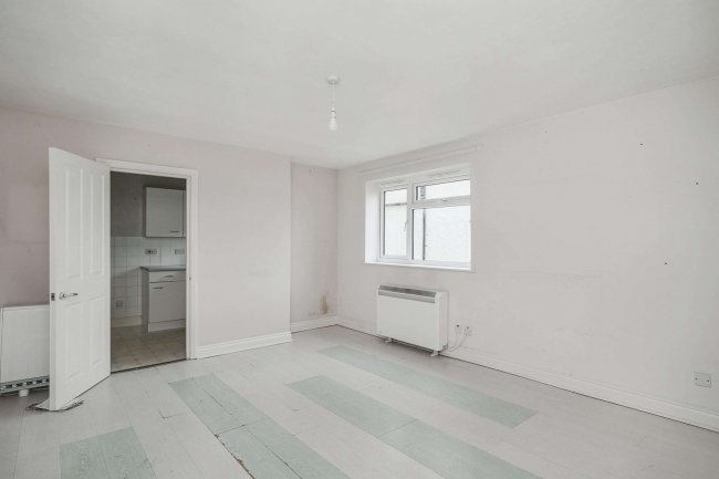 Flat A, 30 Windlesham Gardens, Brighton, East Sussex, BN1 3AJ 6