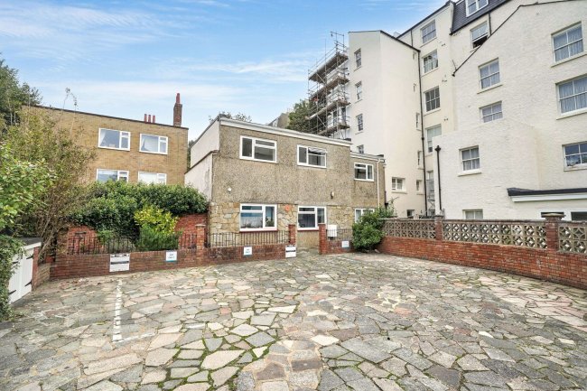 Flat A, 30 Windlesham Gardens, Brighton, East Sussex, BN1 3AJ 6